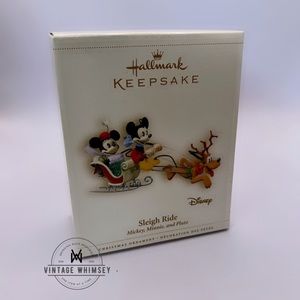 Hallmark keepsake Christmas ornament Mickey Minnie, Pluto Disney 2006